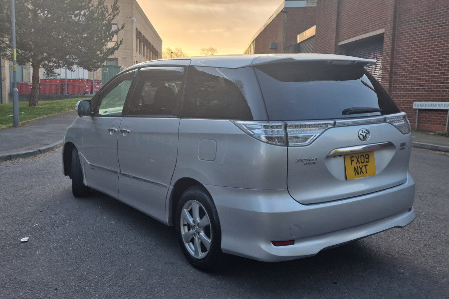 Toyota Estima 