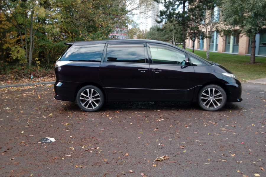 Toyota Estima 