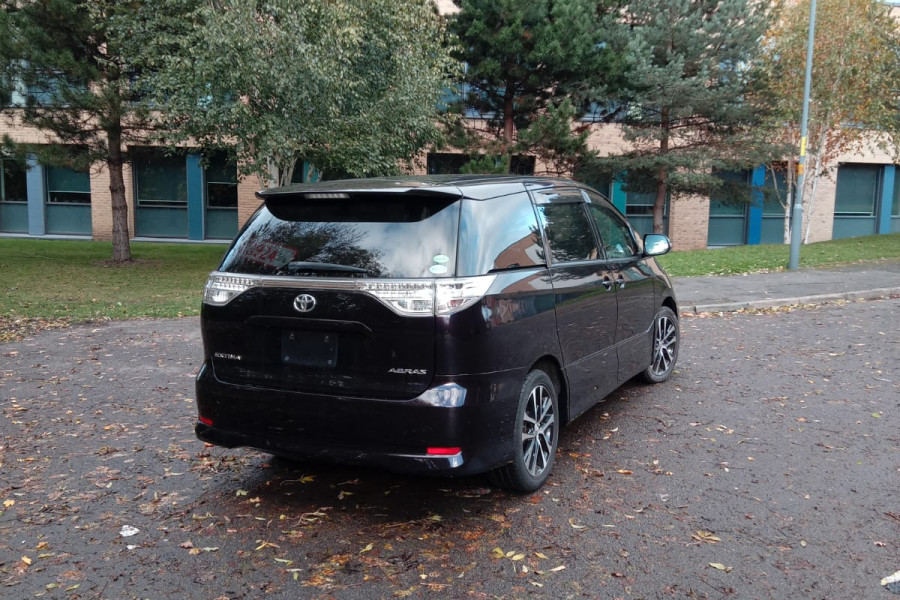 Toyota Estima 